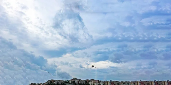 Хмарне Блакитне Небо Фон — стокове фото