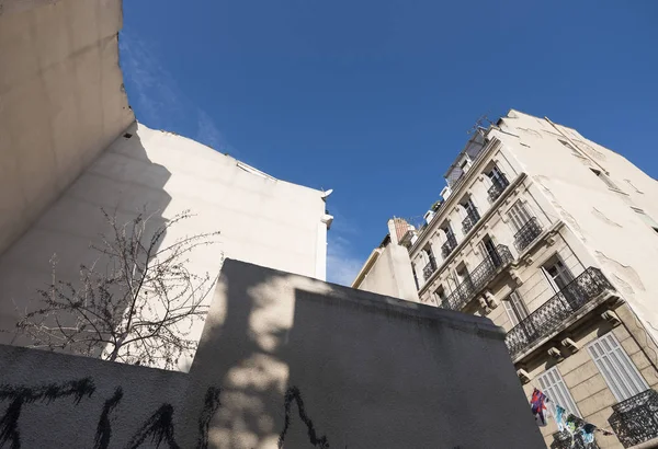 Casas na parte velha da cidade de marselha na frança do sul no mediterranean no centro — Fotografia de Stock