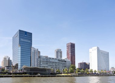 nehir nieuwe maas Hollanda Rotterdam şehir kuzeyinde şehir manzarası