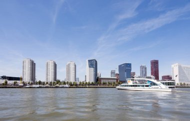 nehir nieuwe maas Hollanda Rotterdam şehir kuzeyinde şehir manzarası