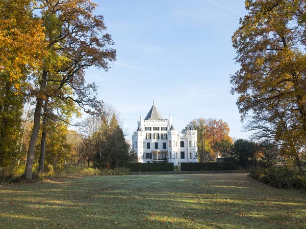Château sandenbroek près de langbroek aux Pays-Bas en automne — Photo