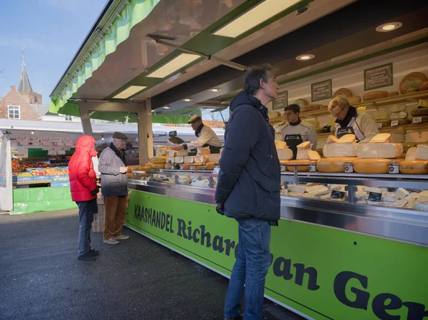 Naarden Países Baixos Janeiro 2019 Pessoas Mercado Livre Compram Queijo — Fotografia de Stock