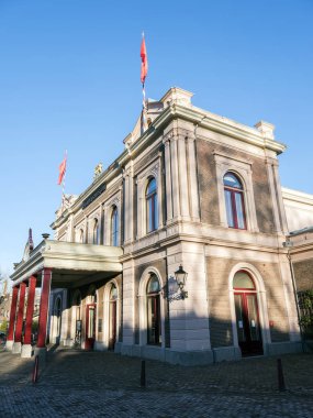 Utrecht, Hollanda, 20 Ocak 2019: Hollanda Utrecht şehir sıcak akşam mavi gökyüzü altında ışık Demiryolu Müzesi