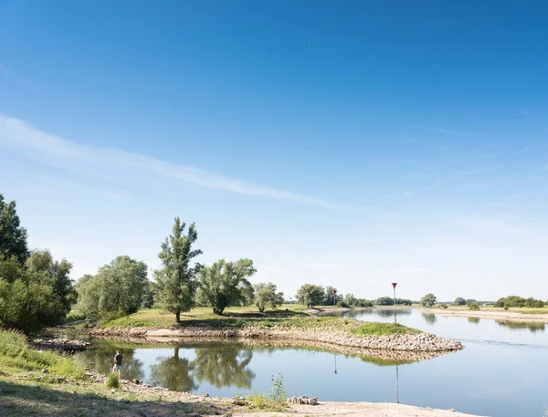 Ijssel tussen arnhem en Deventer in de Nederlanden — Stockfoto