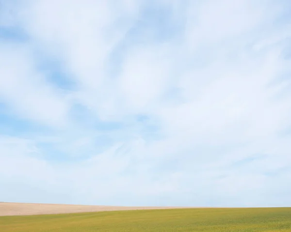 Почти абстрактный ландшафт полей северной Франции — стоковое фото