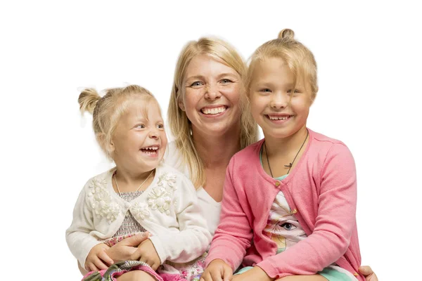 Mutter Mit Kleinen Töchtern Die Sich Umarmen Und Lachen Glückliche — Stockfoto