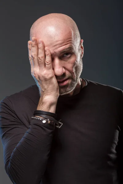 Serious Brutal Bald Man — Stock Photo, Image