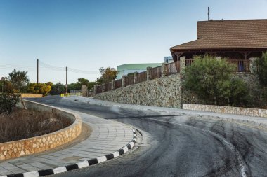  Büyük asfalt yol