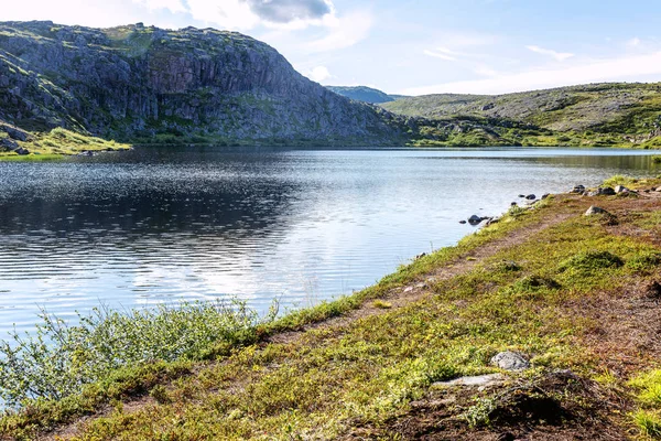 Vackra Bukten Bergen Solig Dag — Stockfoto