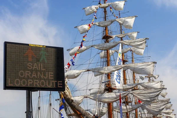 Hollanda Ağustos 2015 Çok Gemi Yelken Amsterdam Amsterdam Şehrin Her — Stok fotoğraf