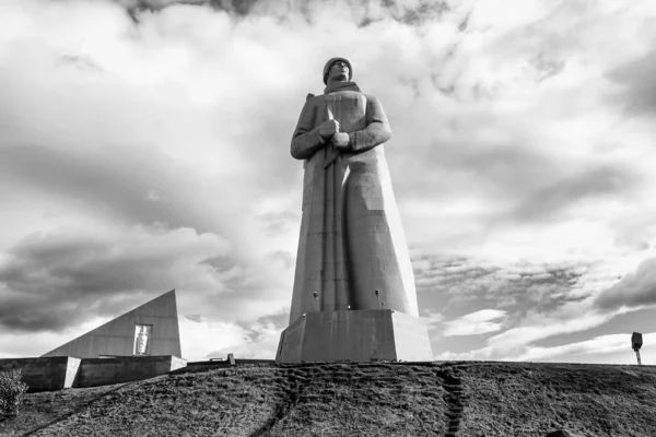무르만스크, 러시아, 08.31.2017: A의 죽은 군인기념비 — 스톡 사진