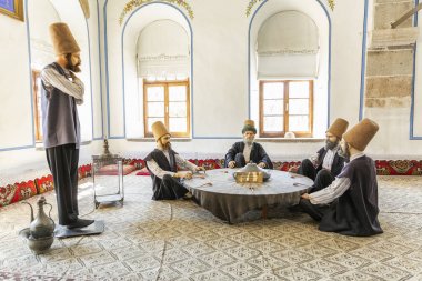 Konya, Türkiye, 05/12/2019: Mevlana Müzesi'ndeki balmumu figürleri, yerli sahneler.