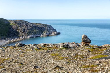 Açık güneşli bir günde Kuzey Denizi'nin güzel sahili. Muhteşem manzara.