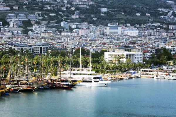 Alanya, Turquie, 05 / 07 / 2019 : Belle vue sur le port de la ville . — Photo