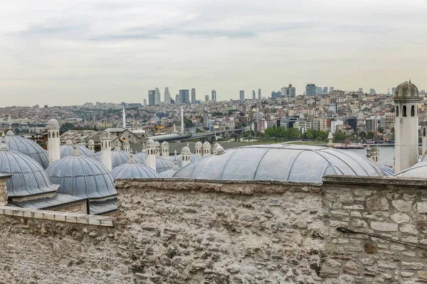Estambul, Turquía, 22 / 05 / 2019: Hermosa vista de los tejados . — Foto de Stock