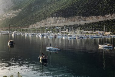 Kaş, Türkiye, 16.05.2019: Yatlarla marina. 