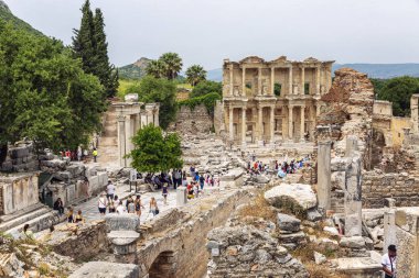 Ephesus, Türkiye, 05/20/2019: antik kentin kalıntıları.