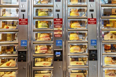 Amsterdam, Hollanda, 10 / 12 / 2019: Hamburger satış makinesi.
