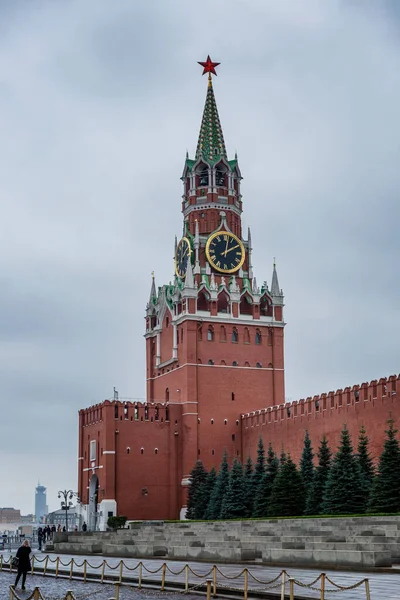 Moskau Russland 2019 Kreml Turm Mit Uhr Bei Bewölktem Wetter — Stockfoto