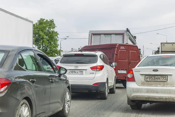 Moscow Russia 2020 Traffic Jams Tightly Standing Cars Highway — стоковое фото