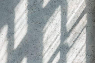 Beton duvardaki pencere gölgesi. Geçmişi. Metin için boşluk.