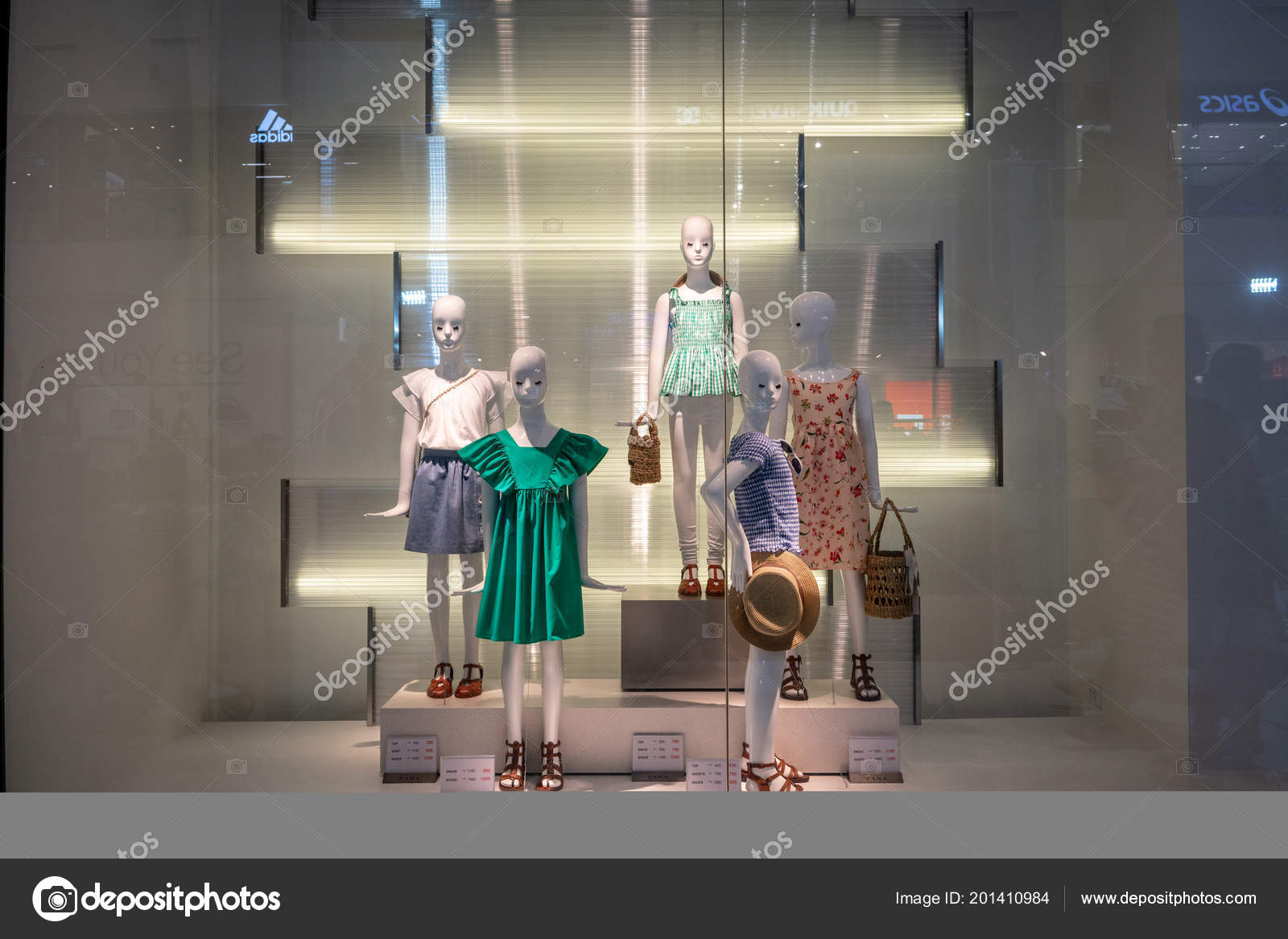 Jaspal Shop At Emquatier Thailand, Aug 31, 2017: Luxury And Fashionable Brand  Window Display. Casual Woman Clothing And Bag Showcase In Modern Style In  Front Of The Store. Stock Photo, Picture and
