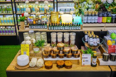 Mega Bangna, Bangkok, Tayland, 2 Haziran 2018 koku ve anlamı: modaya uygun ve modern tarzda doğal cilt bakımı ve aroma ürünleri ekranını kapalı