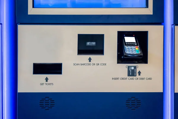 Zamknięty Niebieski Bilet Automatyczne Zakupu Usługi Automat — Zdjęcie stockowe