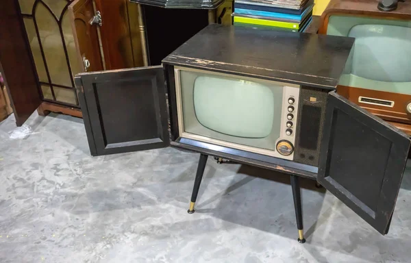 Vintage Old Television Concrete Floor Old Room — Stock Photo, Image