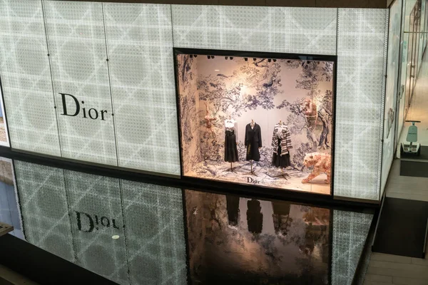 Dior shop-on Emquatier, Bangkok, Thaiföld, Dec 25, 2018 — Stock Fotó