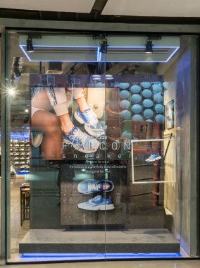 Central Ladprao Bangkok'ta Adidas mağazası, Tayland, 23 Haziran 2019