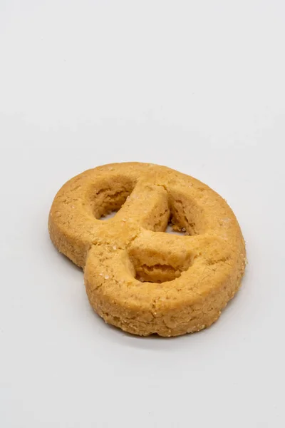 Hemlagad cookie isolerad på vit — Stockfoto