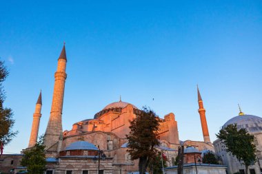 Ayasofya, İstanbul 'da Sunset' te. Ramazan, iftar, kandil, kadir gecesi (laylat al-qadr), İslami yeni yıl, Kurban Bayramı arkaplan fotoğrafı.