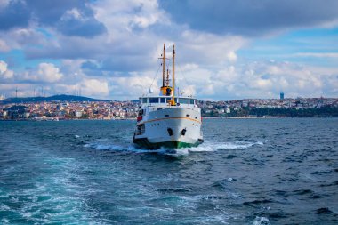 Galata Köprüsü 'nden İstanbul feribotu
