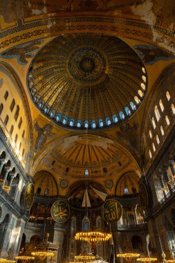 Ayasofya Camii 'nin ya da Ayasofya' nın iç manzarası. Ramazan ya da İslami arka plan. İstanbul Türkiye - 12.20.2024