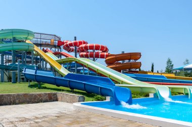 Sürgü, su parkı yatay atış çerçeveli