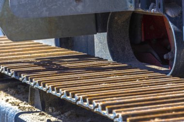 Damperli kamyon üstten görünüm üzerinde görülen traktör izleri