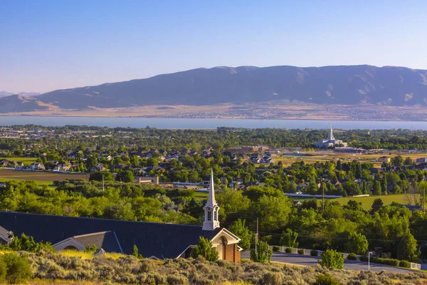 Mormon Kilisesi Tapınağı ve Utah göl