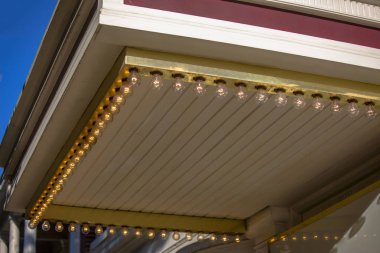 Hava koruma arasında Işık Ampüller düzenlendiği