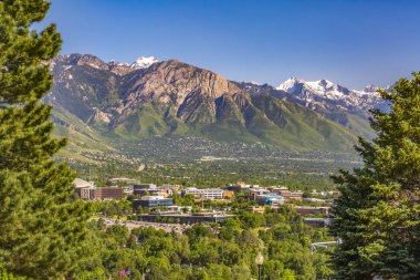 Salt Lake City sayısı çerçeveli şehir Dağları ile