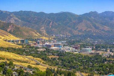 Dağlar ve Utah Üniversitesi