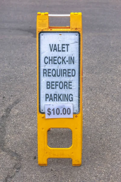 Valet estacionamento sinal de dez dólares — Fotografia de Stock