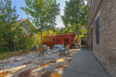 Kilise dış ve güneşli bir yaz 2018 yılında Park City Utah avlu.