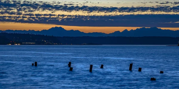 Molo abbandonato a Tacoma Washington al crepuscolo — Foto Stock
