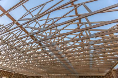 Açık ahşap çatı katı ahşap kiriş