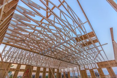 Yeni çatı Ahşap ışınlar, ararken