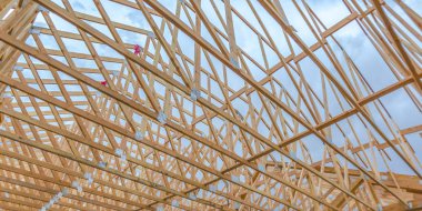 Çatı üst ahşap ışınlar, ararken