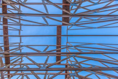 Bir açık çatı üst yukarı doğru görünümü