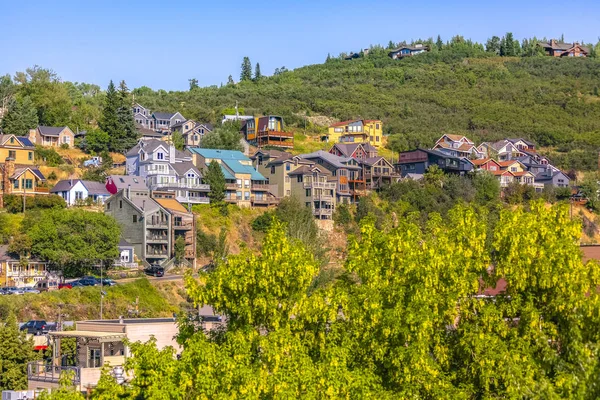 Huizen op de heuvel Park City — Stockfoto