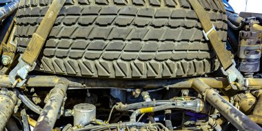 Yedek lastik Engine bir aracın geri için güvenli